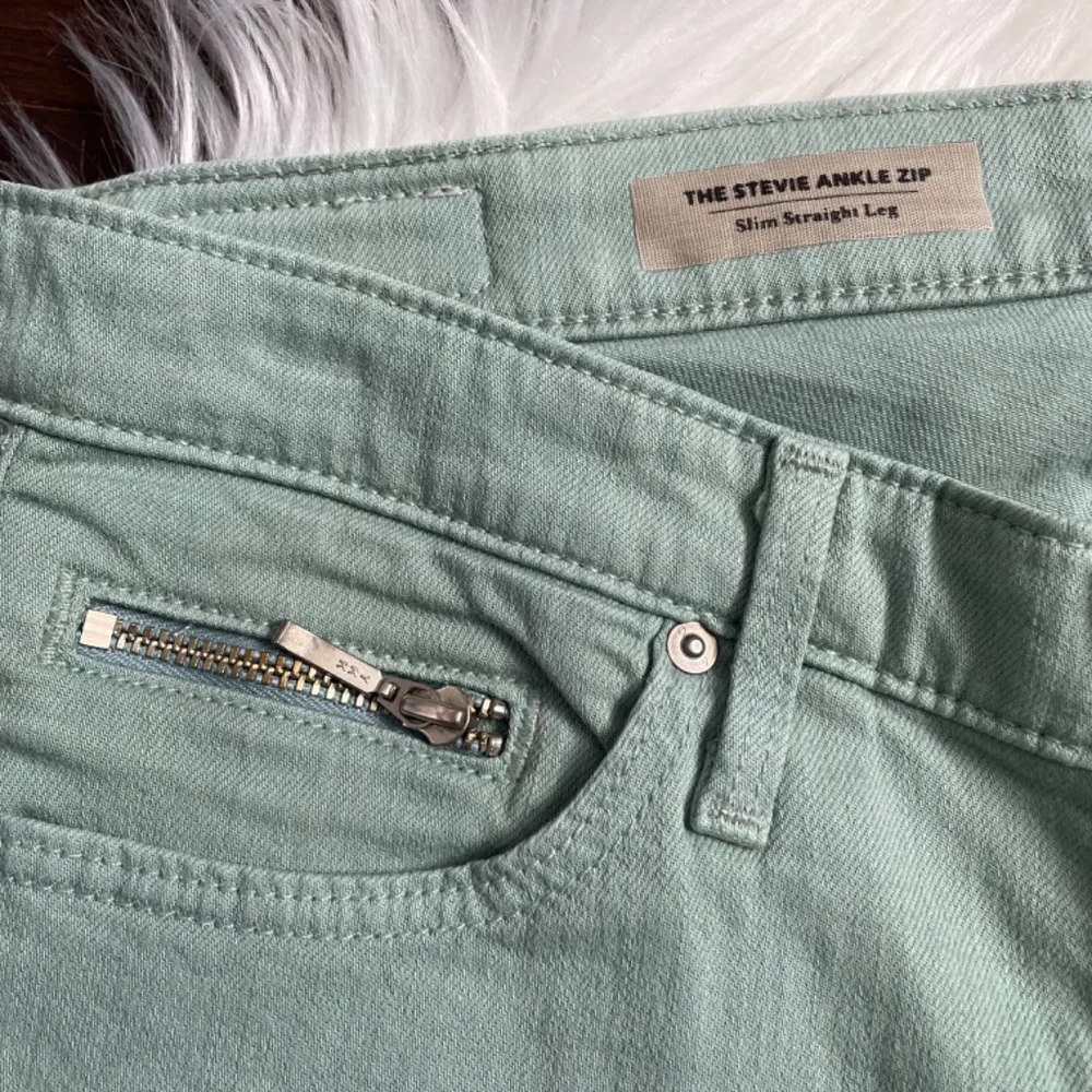 AG Adriano Goldschmied The Stevie Ankle Zip Slim Straight Leg Size 26R - Picture 5 of 13